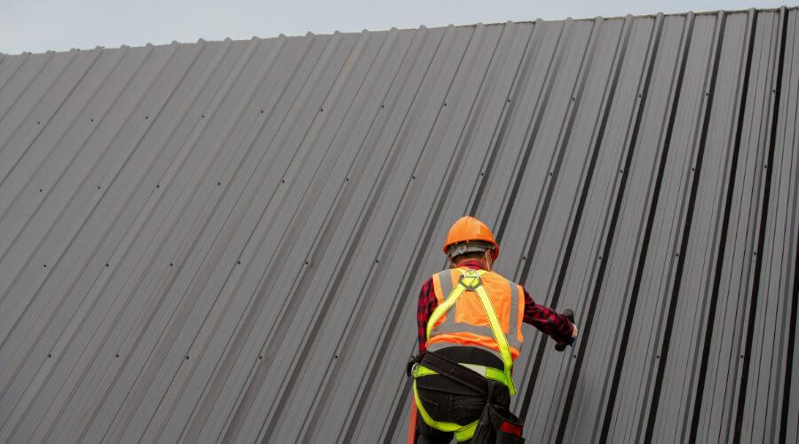 Professional gutter cleaning in Persia, IA
